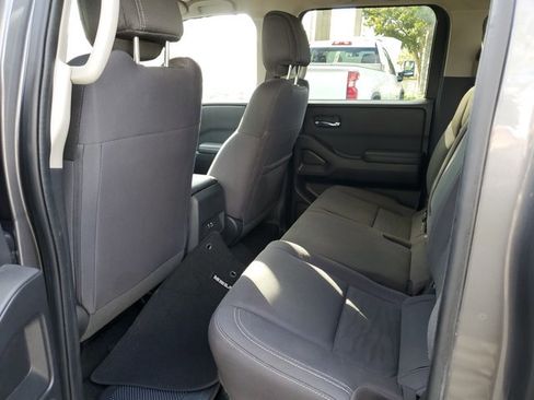 Used 2023 Nissan Frontier SV w/ Tow Package image 8