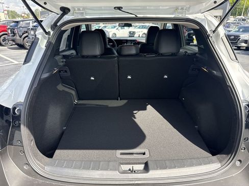 New 2025 Nissan Kicks SR FWD image 19