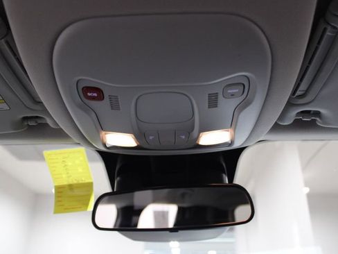 Used 2023 Jeep Renegade Latitude image 34