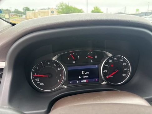 Used 2023 GMC Acadia SLT FWD image 19