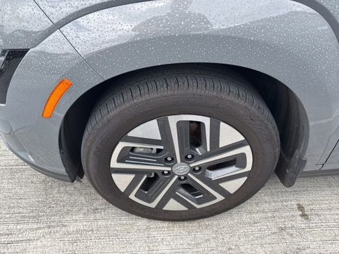 Used 2023 Hyundai Kona Limited image 21