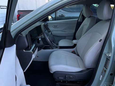 Used 2025 Hyundai Kona SEL image 9