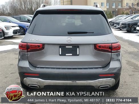 Used 2021 Mercedes-Benz GLB 250 4MATIC w/ Premium Package image 5