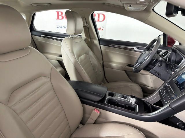 Used 2017 Ford Fusion SE w/ Fusion SE Technology Package FWD image 29