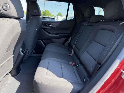 Certified 2025 Chevrolet Traverse LT w/ Driver Confidence Package FWD image 12