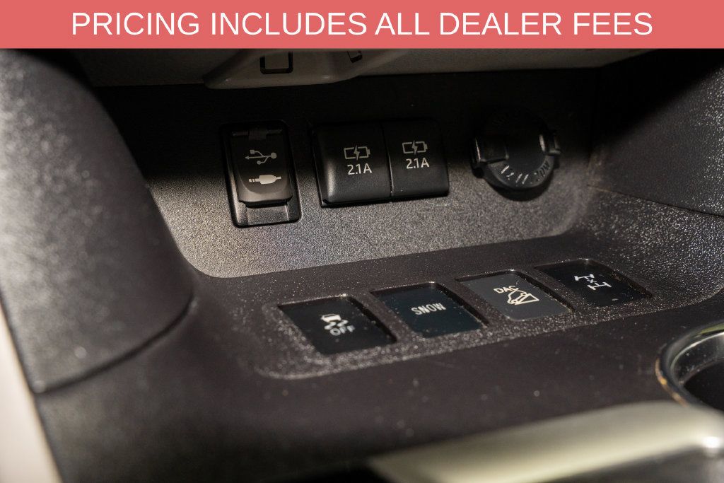 Used 2017 Toyota Highlander Limited Platinum AWD/4WD image 17