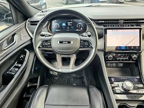 Used 2022 Jeep Grand Cherokee L Overland w/ Luxury Tech Group IV AWD/4WD image 31