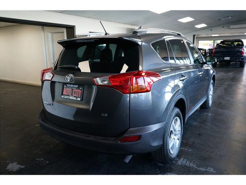 Used 2013 Toyota RAV4 LE image 7