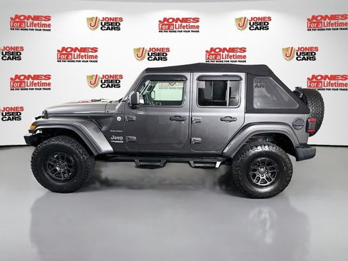 Used 2020 Jeep Wrangler Unlimited Sahara AWD/4WD image 13