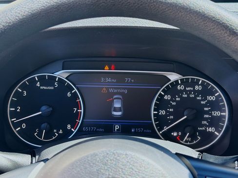 Used 2023 Nissan Altima 2.5 SV FWD image 9