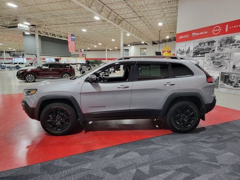 Used 2021 Jeep Cherokee Trailhawk w/ Technology Group image 8