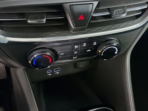 Used 2025 Buick Encore GX Preferred image 24