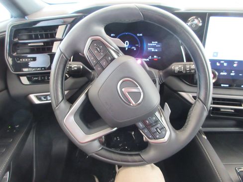 Used 2025 Lexus RX 350h w/ Convenience Package AWD/4WD image 35