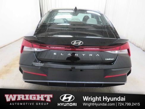 New 2026 Hyundai Elantra Limited FWD image 5