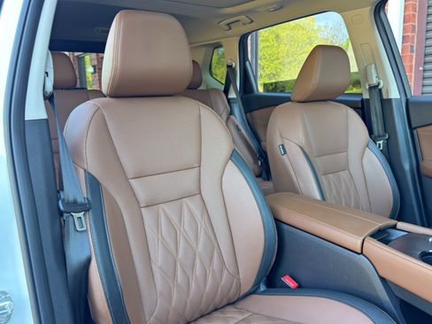 Used 2025 Nissan Rogue Platinum FWD image 35