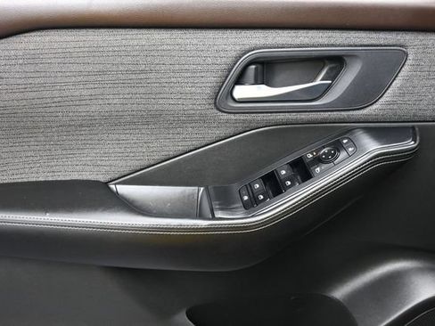 Used 2022 Nissan Rogue SV FWD image 6