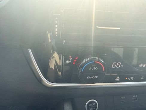 Used 2021 Nissan Rogue SV AWD/4WD image 13