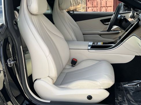 Certified 2025 Mercedes-Benz CLE 300 4MATIC Coupe image 26