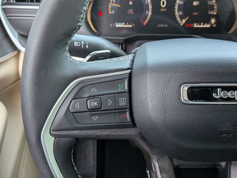 Used 2024 Jeep Grand Cherokee L Limited w/ Black Appearance Package AWD/4WD image 21