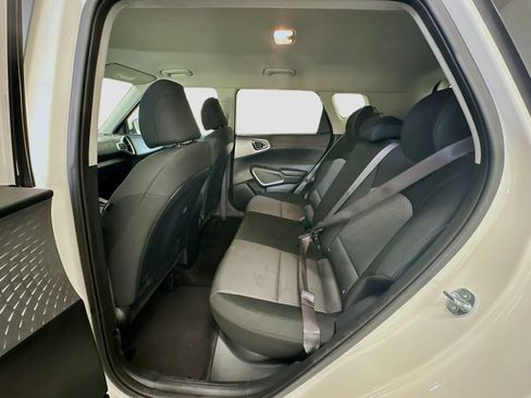 Used 2024 Kia Soul LX w/ Option Group 015 image 28
