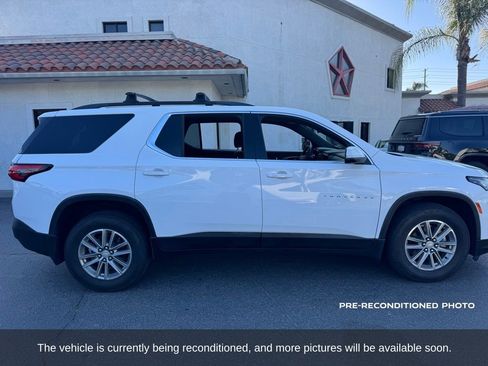 Used 2023 Chevrolet Traverse LT FWD image 7