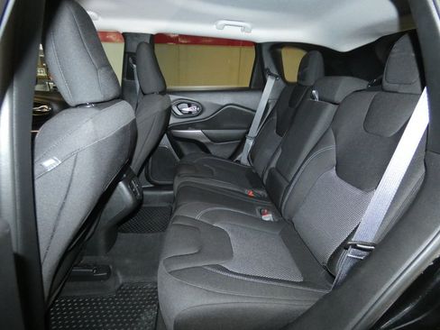 Used 2021 Jeep Cherokee Sport w/ Popular Appearance Group AWD/4WD image 22