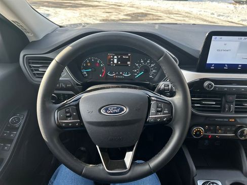 Used 2022 Ford Escape SE w/ Cold Weather Package image 21