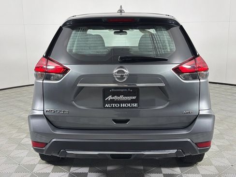 Used 2017 Nissan Rogue S image 6