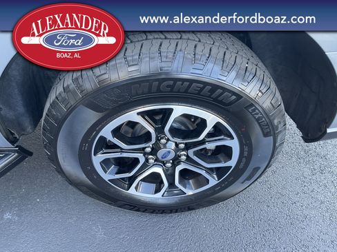 Used 2024 Ford Expedition XLT image 8