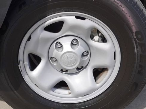 Used 2022 Toyota Tacoma SR image 10