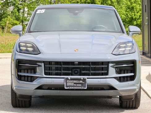 Certified 2025 Porsche Cayenne S AWD/4WD image 11