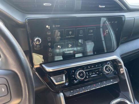 Used 2023 GMC Sierra 1500 Denali w/ Technology Package AWD/4WD image 12