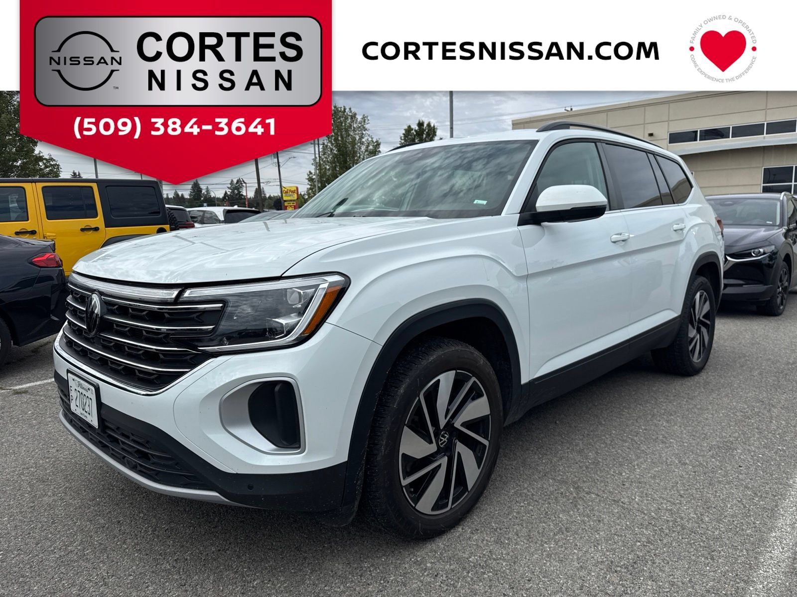 Used 2025 Volkswagen Atlas SE AWD/4WD image 1