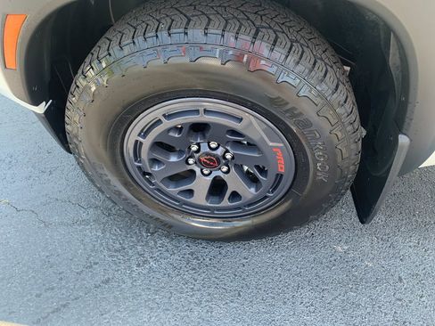Used 2025 Nissan Frontier Pro-X RWD image 15