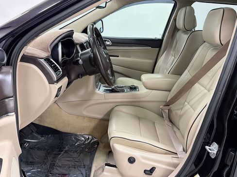 Used 2018 Jeep Grand Cherokee Overland AWD/4WD image 13