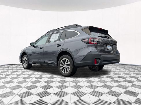 Used 2022 Subaru Outback Premium image 7