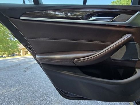 Used 2020 BMW M550i xDrive w/ Executive Package image 15