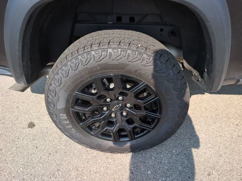 Used 2026 Chevrolet Colorado Trail Boss AWD/4WD image 9