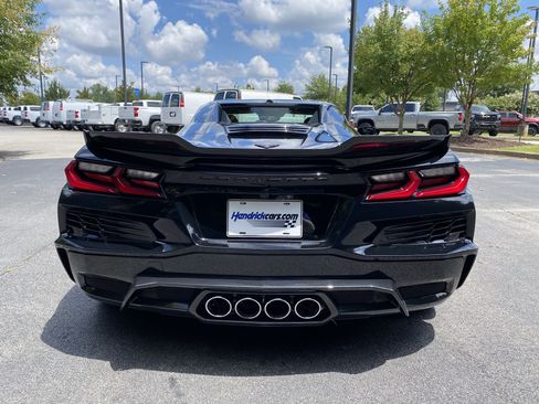 Used 2024 Chevrolet Corvette Z06 RWD image 8
