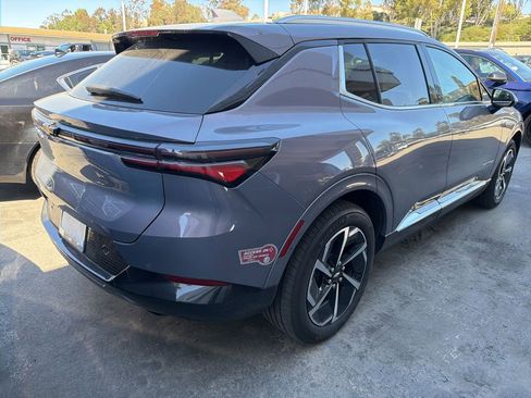 Used 2025 Chevrolet Equinox EV LT w/ Convenience Package image 6