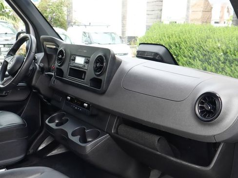 Used 2025 Mercedes-Benz Sprinter 2500 image 35