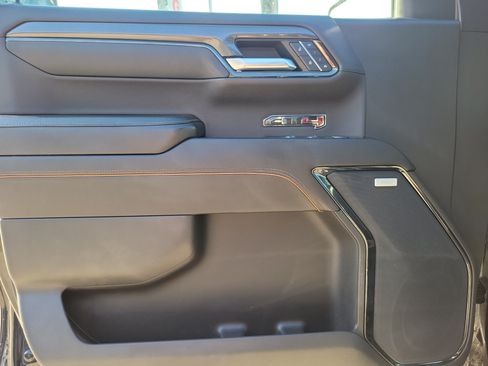 Used 2023 GMC Sierra 1500 AT4 w/ Technology Package AWD/4WD image 22