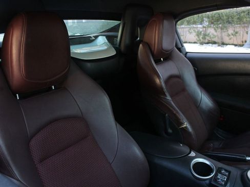 Used 2014 Nissan 370Z Touring image 17