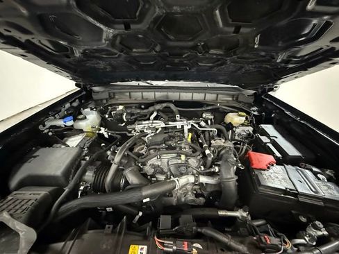 Used 2025 Ford Bronco Badlands w/ Sasquatch Package image 13