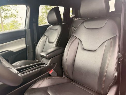 Used 2024 Jeep Compass Limited AWD/4WD image 12