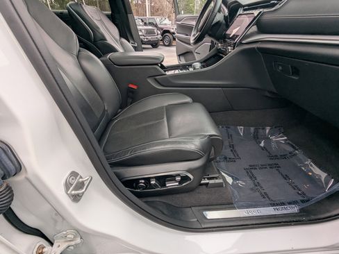 Certified 2021 Jeep Grand Cherokee L Overland w/ Luxury Tech Group IV image 15