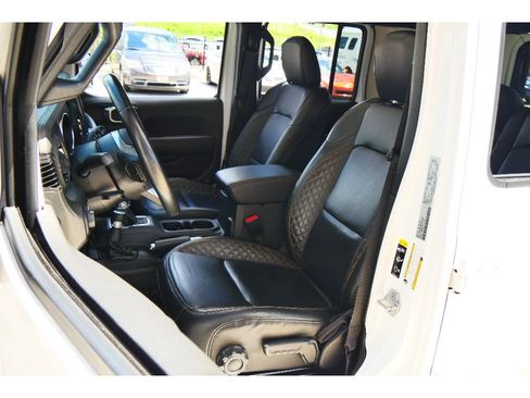 Used 2022 Jeep Wrangler Unlimited Sahara AWD/4WD image 12