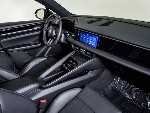 Certified 2025 Porsche Macan 4S Electric image 13