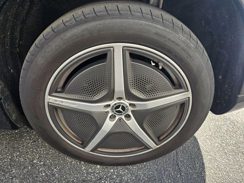 Used 2023 Mercedes-Benz EQS 580 4MATIC SUV image 10