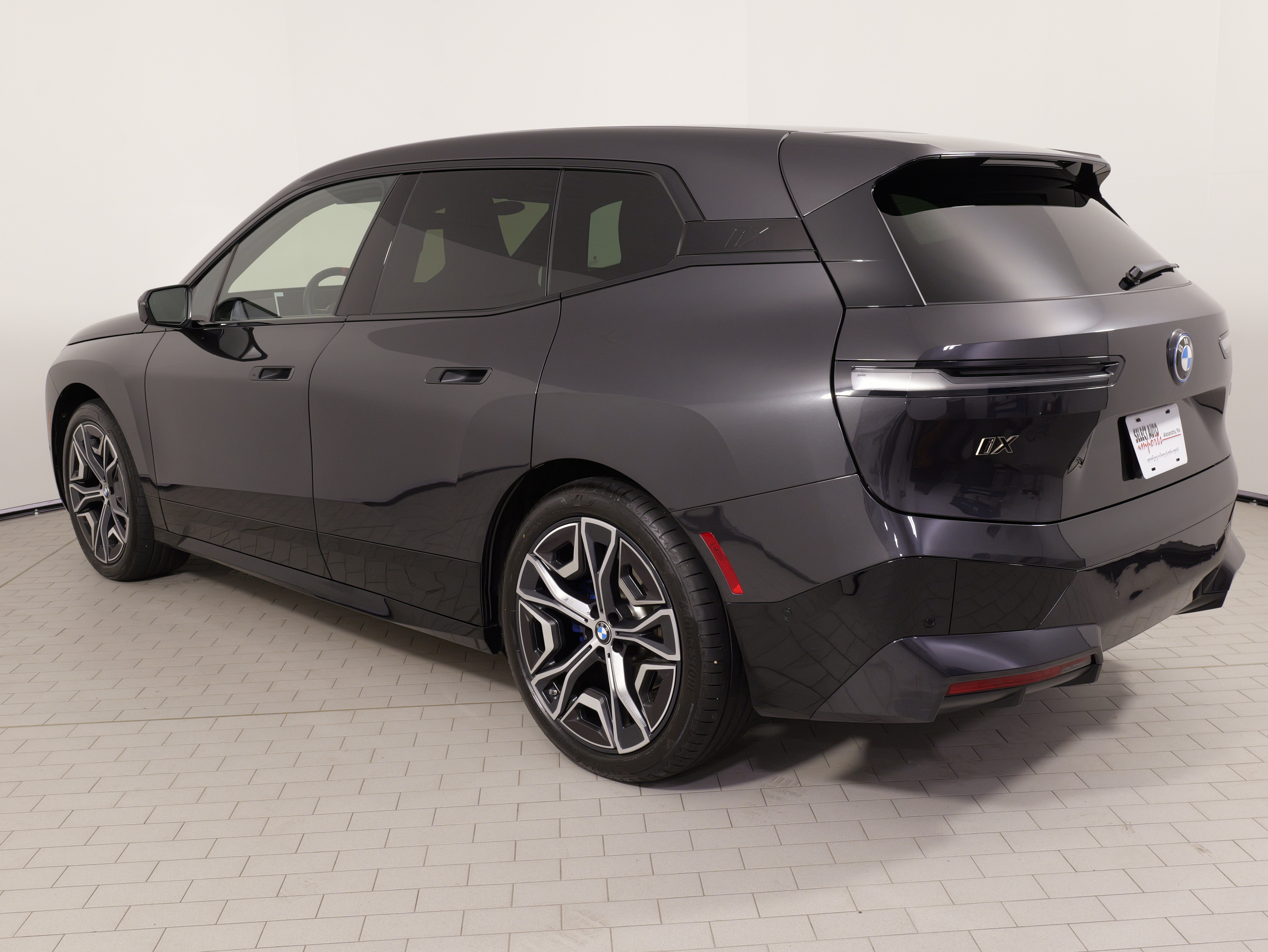 Used 2025 BMW iX M60 AWD/4WD image 18